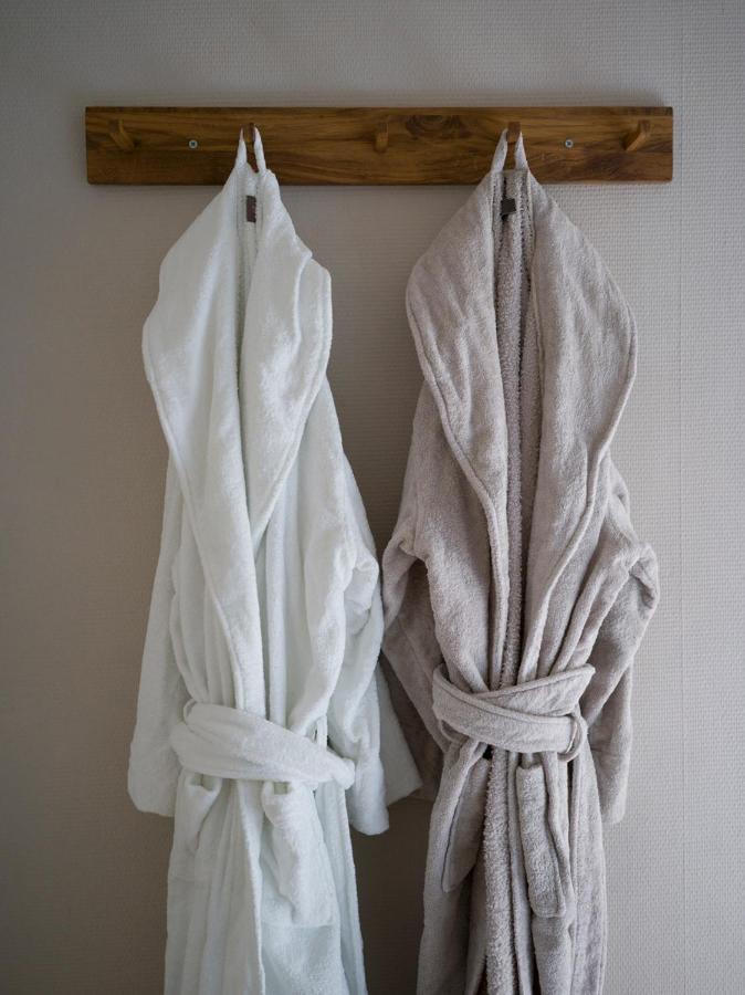 Lovely, Bright Apartment Overlooking Nature Fiskebäckskil エクステリア 写真