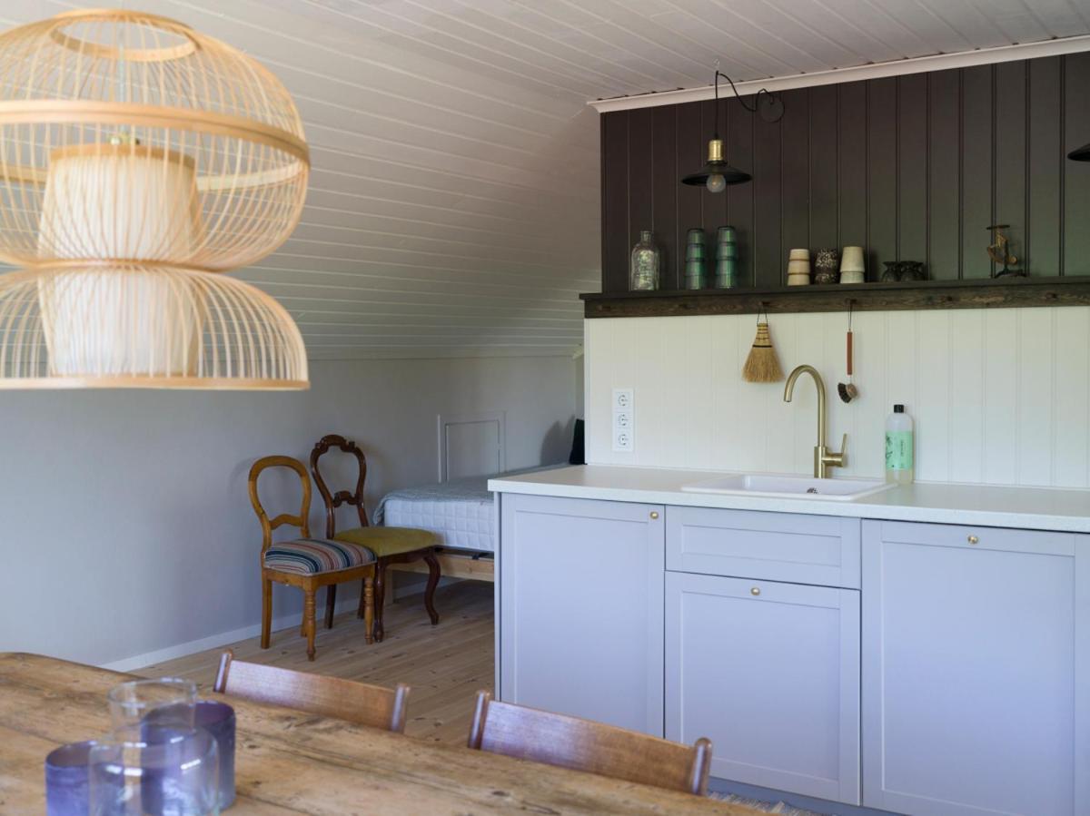 Lovely, Bright Apartment Overlooking Nature Fiskebäckskil エクステリア 写真