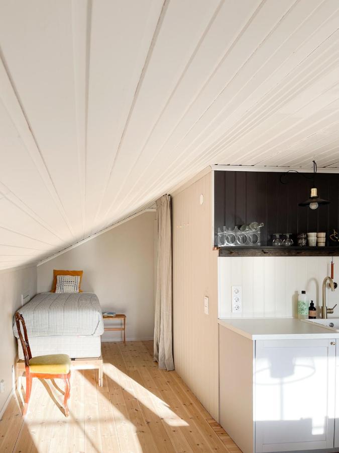 Lovely, Bright Apartment Overlooking Nature Fiskebäckskil エクステリア 写真